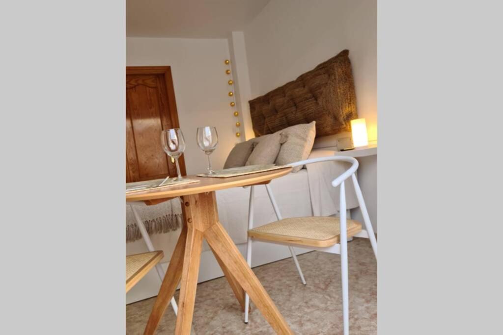 Calmahouse Carihuela Lägenhet Torremolinos Exteriör bild